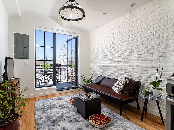2nd image of 577 Madison St #4B