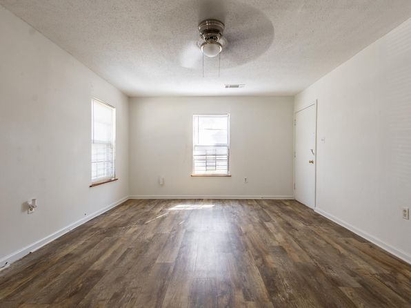 little-rock-arkansas-82835675 picture