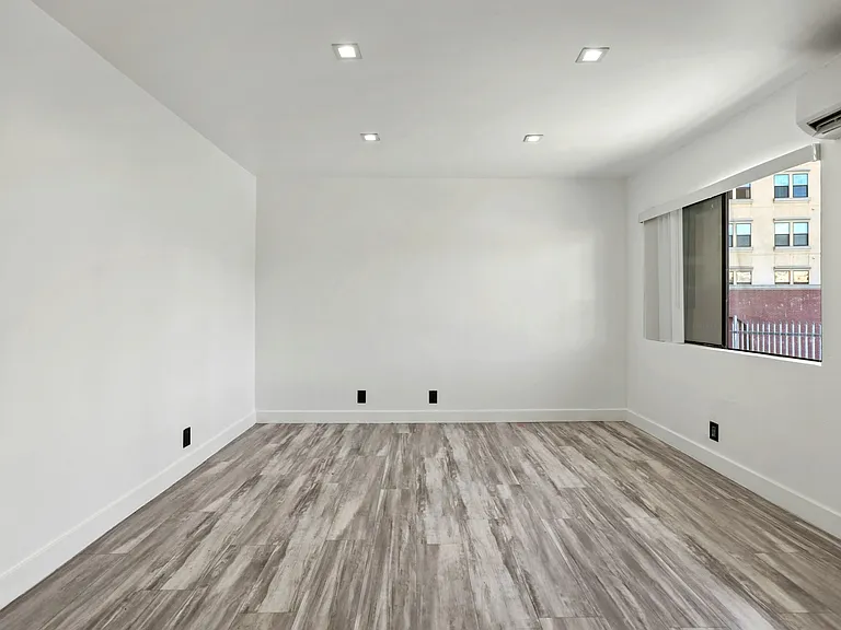 830 Bartlett St #6 — Photo 17