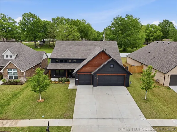 1421 N 72nd St, Broken Arrow, OK 74014