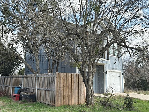 3rd image of 5707 Lake Granbury Trl