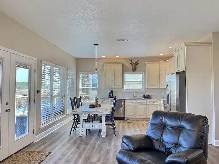 8716 W Simmons Bayou Dr — Photo 11