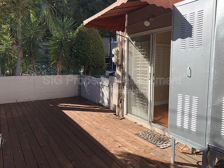 507 E Cypress St — Photo 17