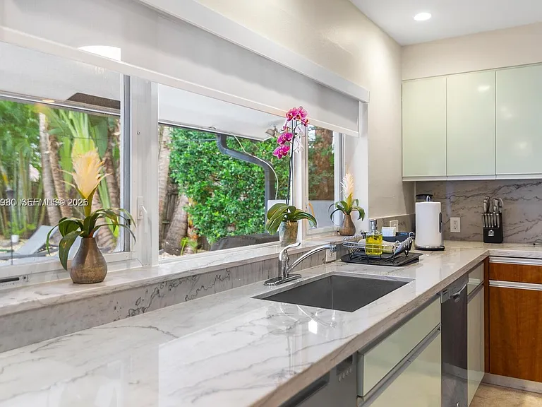 4101 Bayview Dr — Photo 16