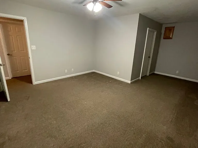 7920 Ellisville Ln — Photo 15
