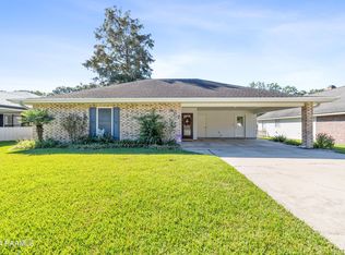 307 Triple Crown Cir, Carencro, LA 70520