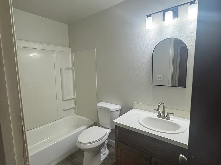 301 Butler Ave #10 — Photo 6