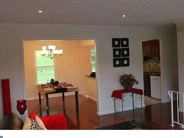 1662 Carlisle Ln — Photo 10