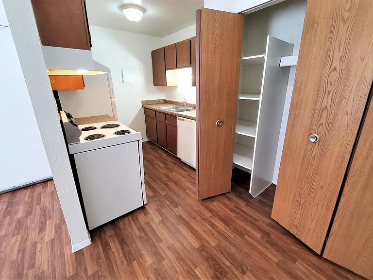 Woodland Place Apartments — Photo 54