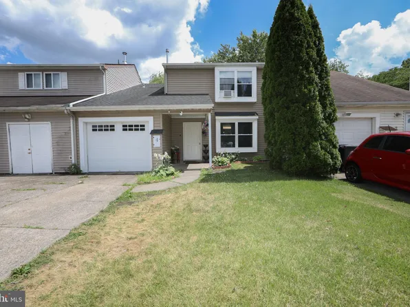 4 Fomalhaut Ave, Turnersville, NJ 08012