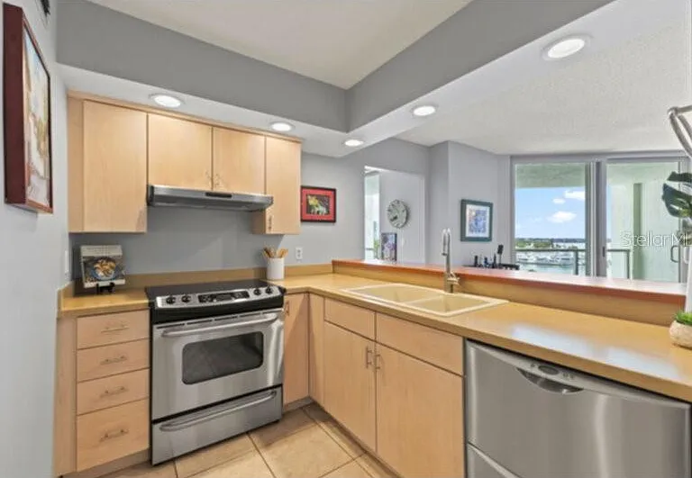 1111 N Gulfstream Ave #5B — Photo 20