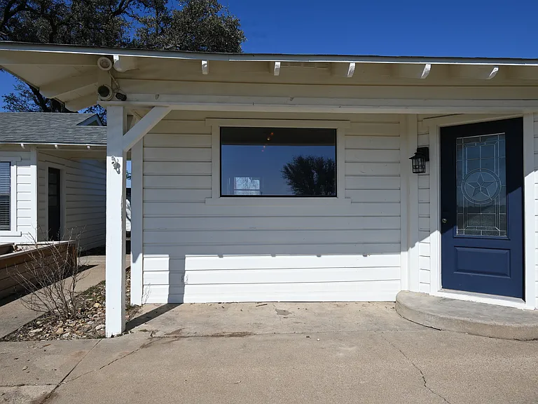 3324 Old Garner Rd — Photo 2