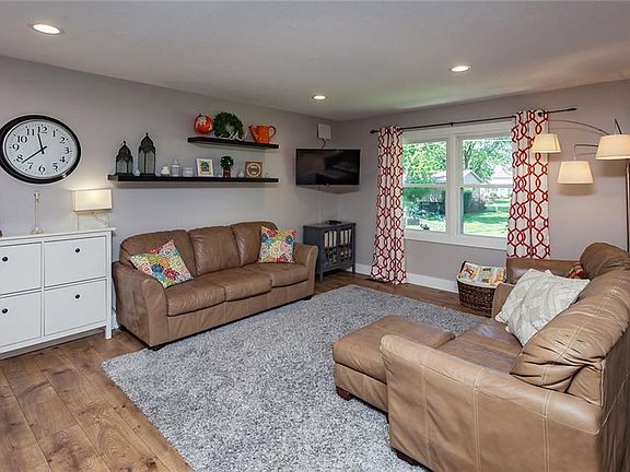 5th image of 6695 NW 54th Ct