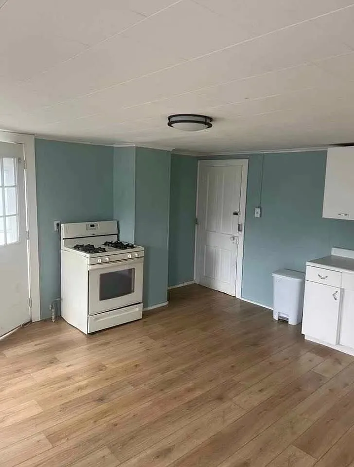 3 bed, $1,250 — Photo 2