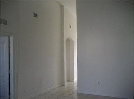 3rd image of 2811 SE 17th Ave Unit 204