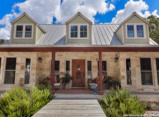 943 Woodland Dr, Fredericksburg, TX 78624