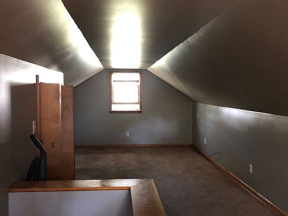 5th image of 148 Basswood Ave