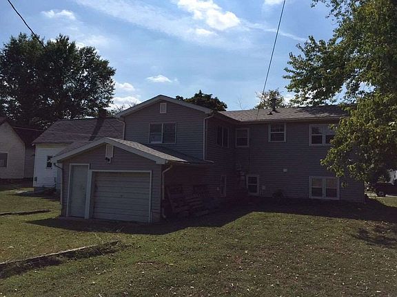 5th image of 636 Vollmer St #2