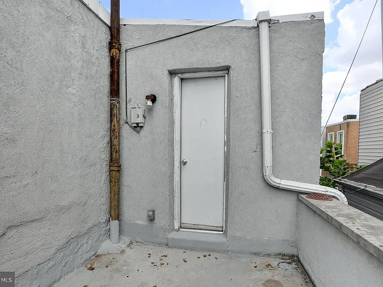 1655 S Bancroft St #2 — Photo 14
