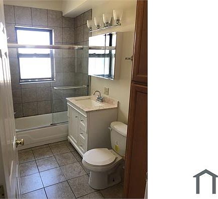 4th image of 6227 S King Dr
