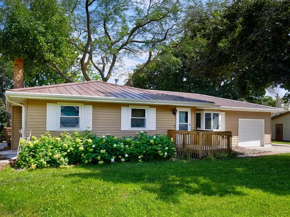 1612 Horse N Buggy Dr, Adel, IA 50003
