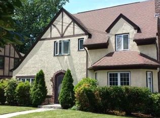 48 Rencelau St, Springfield, MA 01118