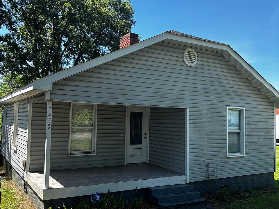 1455 S Main St