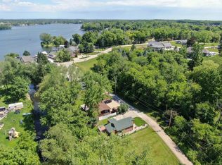 6624 Canal Ln, Waterford, WI 53185