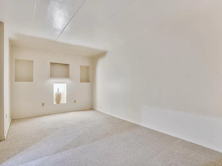 5205 Columbia Rd #9 — Photo 29