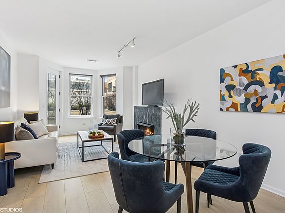 4th image of 520 N Halsted St APT 205