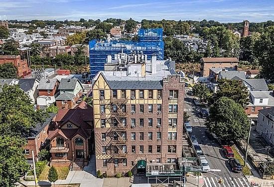 2nd image of 15517 Sanford Avenue #2E