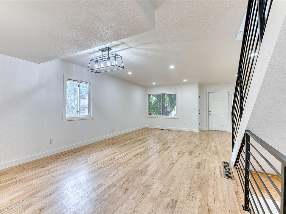 Open floor plan (1/3)