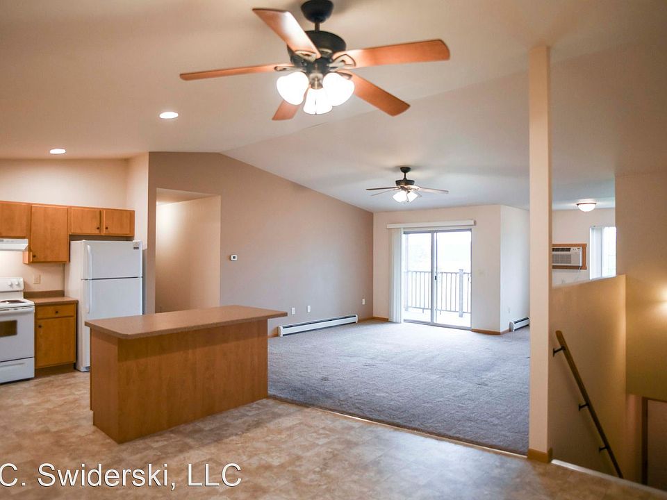 1st image of 3500 Willow Dr #36