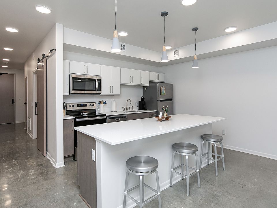 1st image of 315 5th St #306