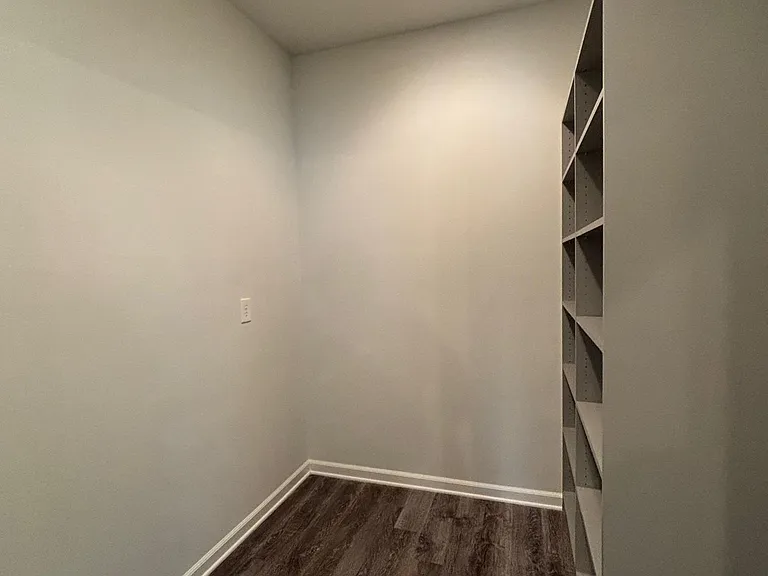 212 Oracle Cir — Photo 9