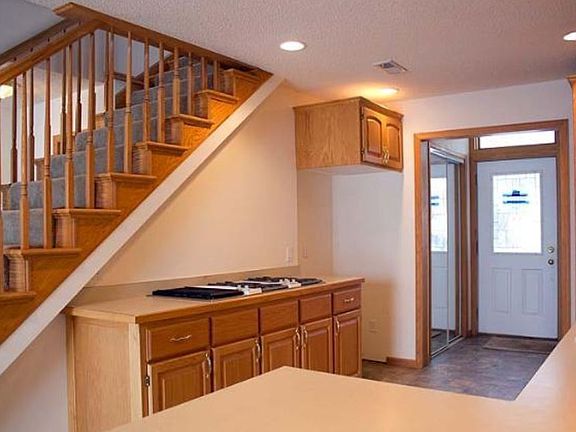 2nd image of 50568 Lakeside Cir