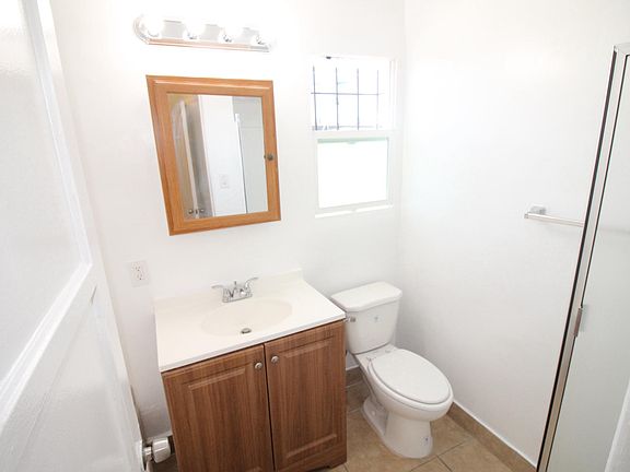 5th image of 5932 Melrose Ave APT 5