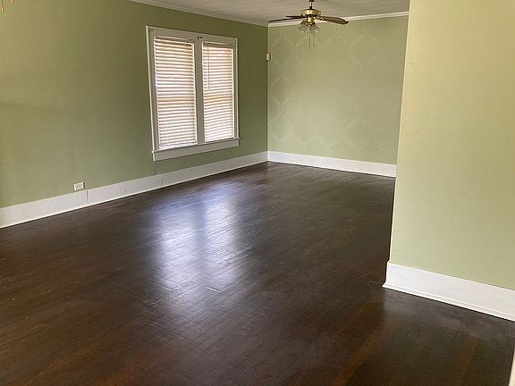 5th image of 618 Nacogdoches St