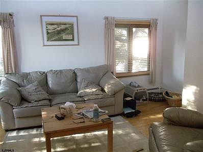 4th image of 137 Haven Ave