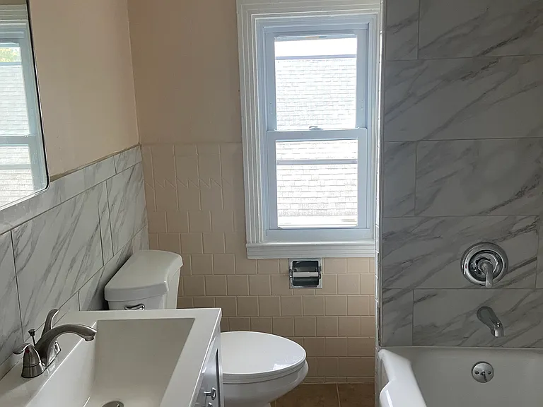 78 Lasalle Ave #2 — Photo 5
