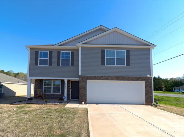 2247 Meadow Stream Dr, Sherrills Ford, NC 28673