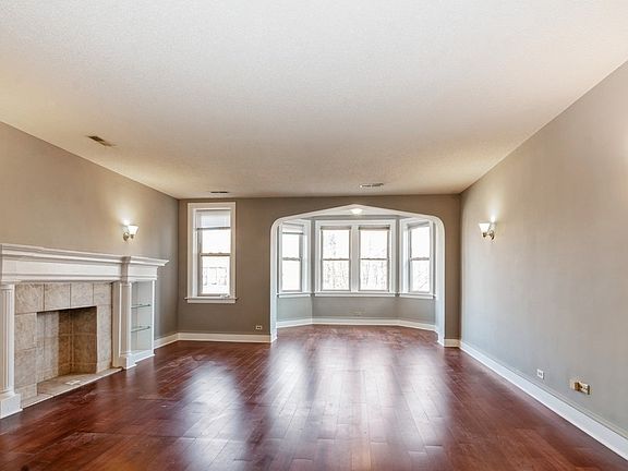 4th image of 7016 S Paxton Ave APT 3S