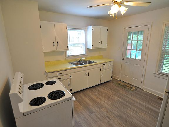 3rd image of 2908 Hollowell Ave SW