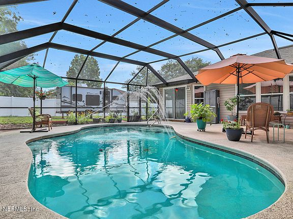 4th image of 11301 MARTIN LAKES Drive N