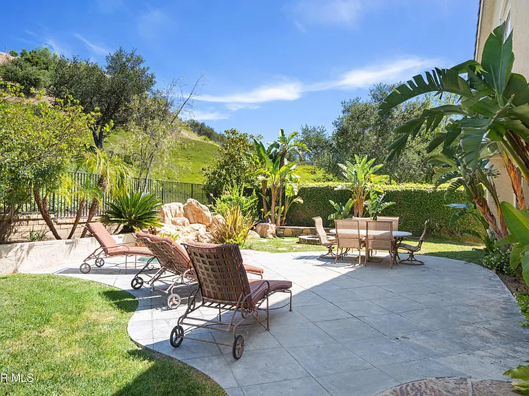 1004 Lambourne Pl — Photo 49