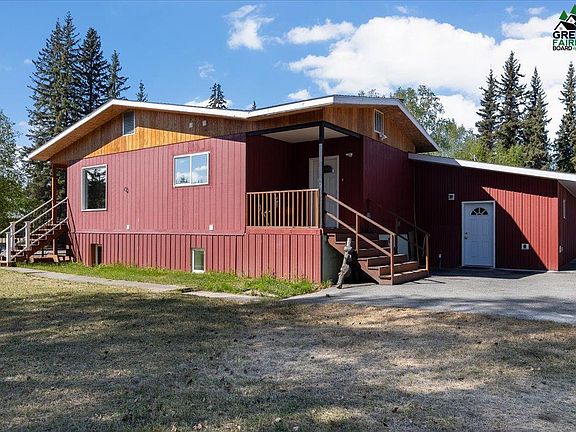 2nd image of 3374 Sandvik St
