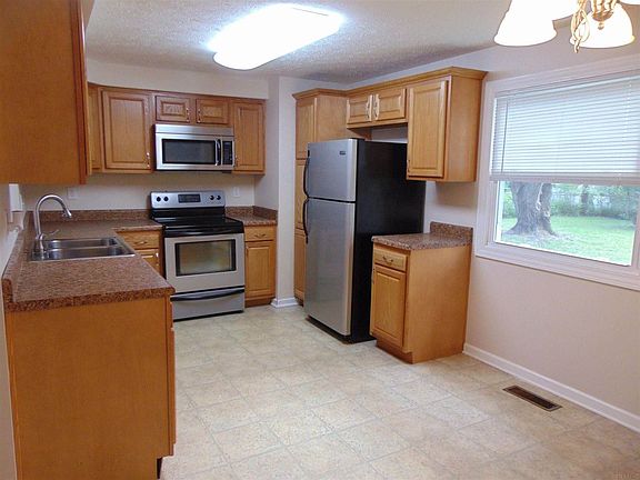 3rd image of 1909 S Haverhill Dr