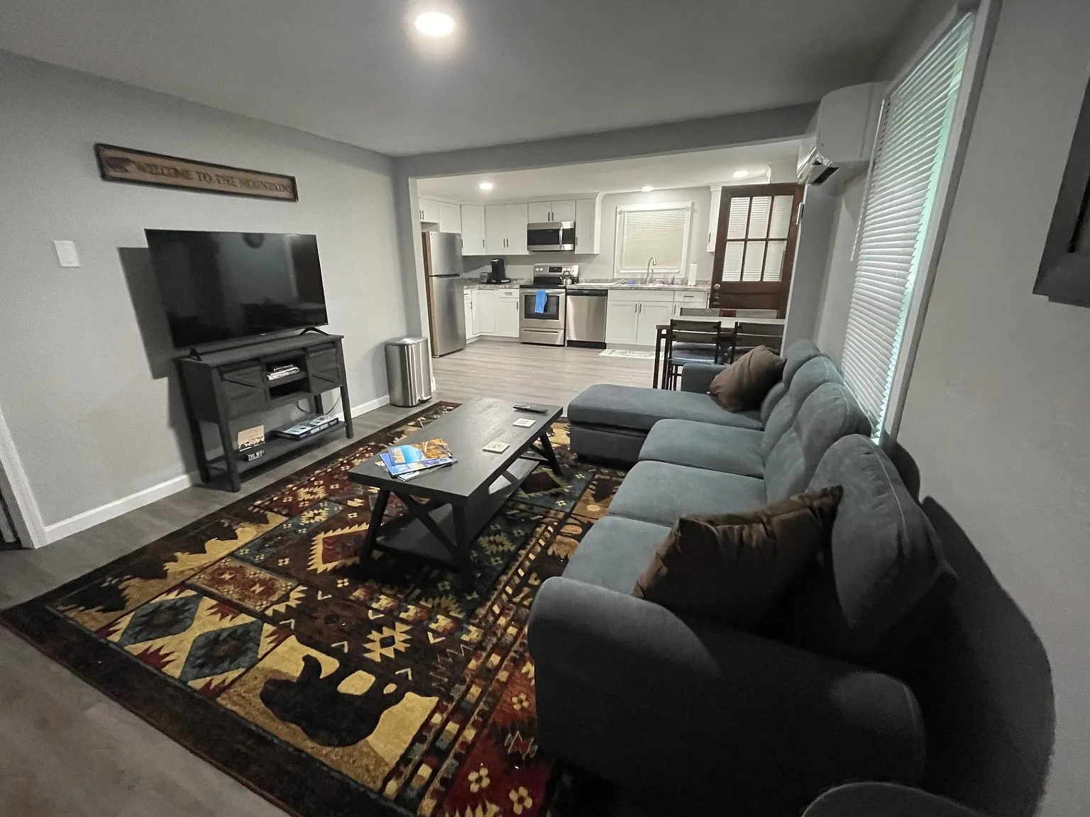 2 bed, 943 sqft, $2,100 — Photo 4
