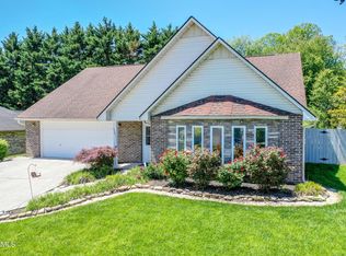 1241 Edinburgh Dr, Maryville, TN 37803