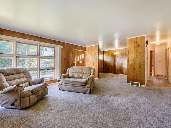 4th image of 905 W Grove St